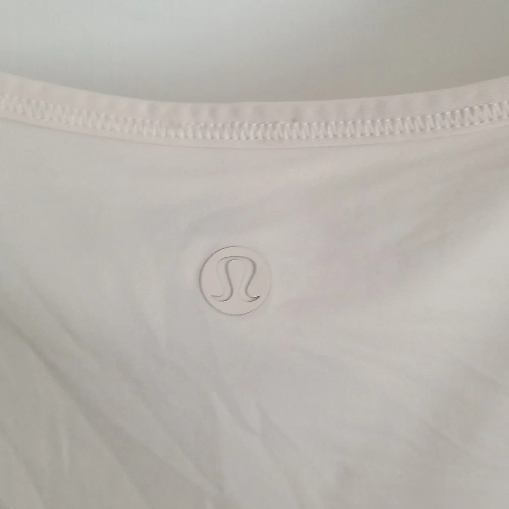 Lululemon Cream Twist Front Cropped Top - Picture 3 of 6